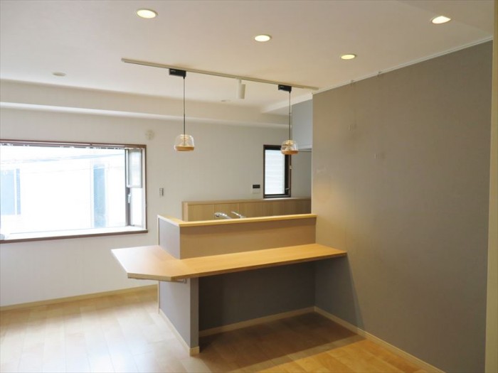 奥まった場所にあったキッチンを対面キッチンに